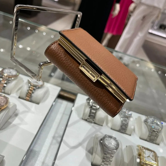 MICHAEL KORS JET SET TRAVEL MEDIUM PEBBLED LEATHER TRIFOLD WALLET - Picture 7 of 8